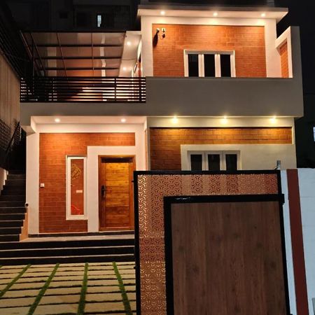 Crimson Villa Puducherry Buitenkant foto